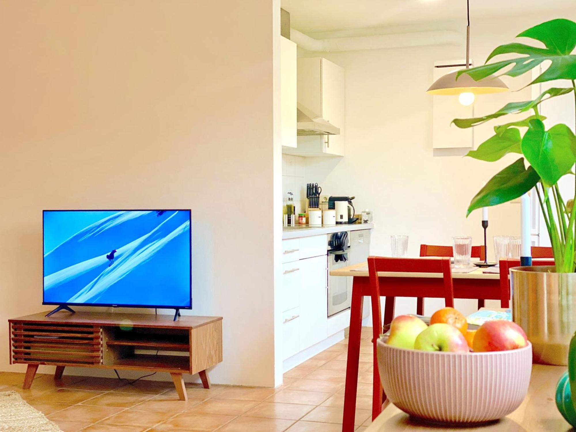 Snug Stays I 3 Zimmer Design Apartment Am See Mit Garten I Home Office I Highspeed Wifi Weßling Exterior foto